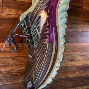 Women’s glycerin size 8.5